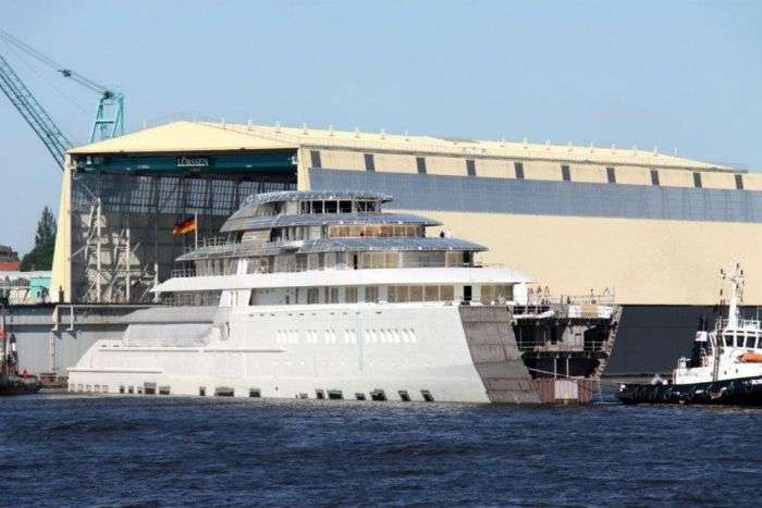 Нова яхта Azzam пересунула яхту Абрамовича на друге місце (23 фото)