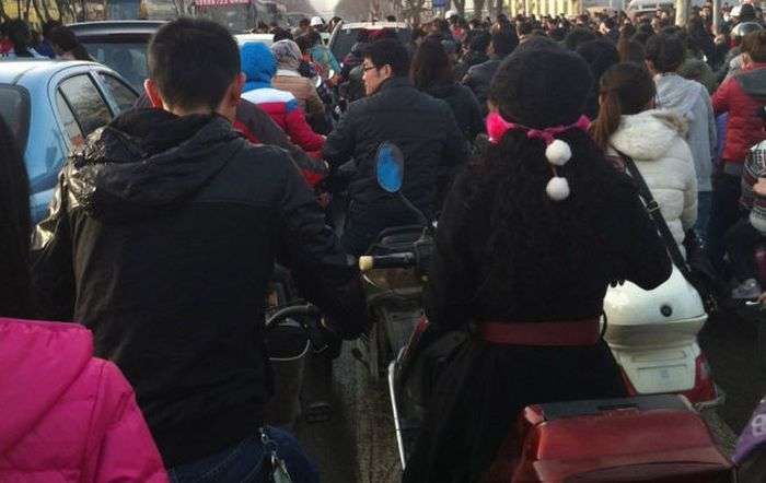 Божевільні пробки в Китаї (6 фото)