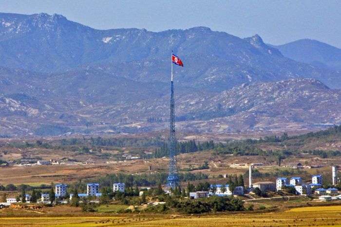 Кордон між Північною і Південною Кореєю - найбільш напружена кордон (22 фото)