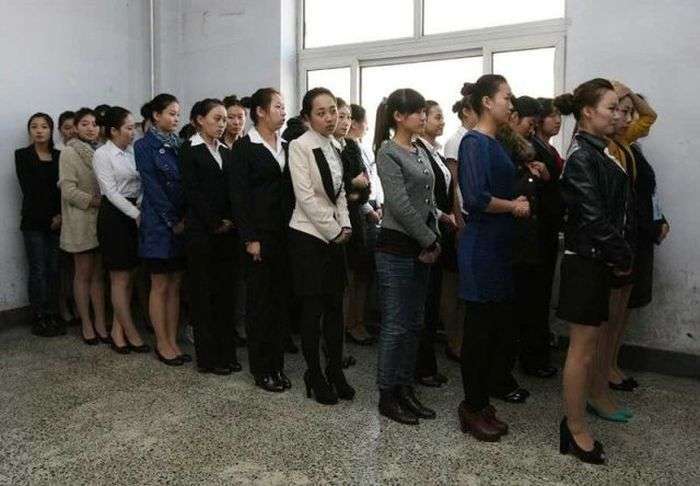 Кастинг стюардес у Китаї (24 фото)