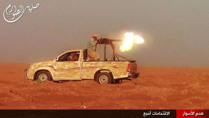 Ексклюзивний фотозвіт про джихадистах в сучасному Іраку (41 фото)