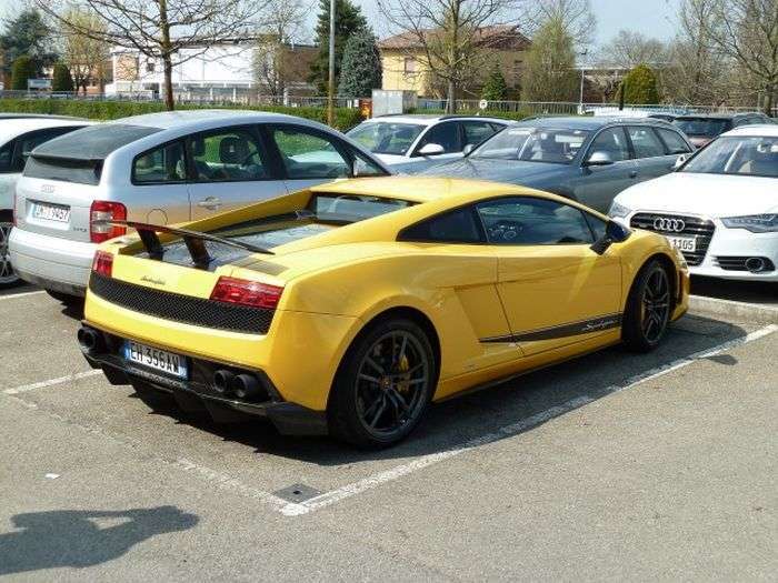 Музей італійських суперкарів Lamborghini (101 фото)