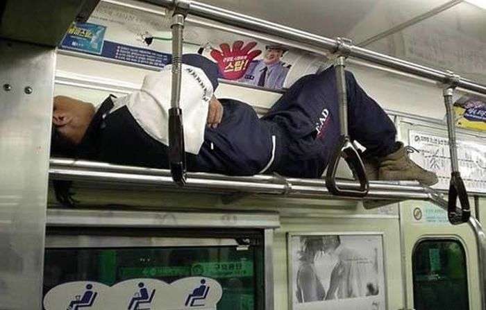 Корисні поради про те, як їздити в метро (9 фото)