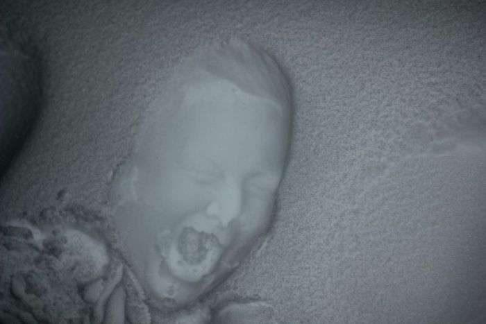 Поринути з головою в сніг і зробити голову навиворіт (10 фото)