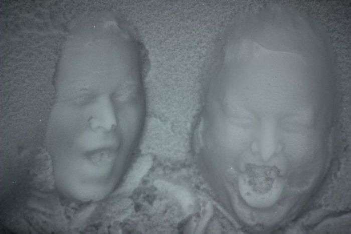 Поринути з головою в сніг і зробити голову навиворіт (10 фото)